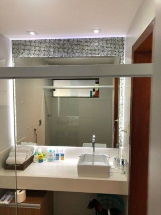 Imagem Casa com 4 Quartos à Venda, 250 m² em Estrada Do Coco - Lauro De Freitas Imagem Casa com 4 Quartos à Venda, 250 m² em Estrada Do Coco - Lauro De Freitas