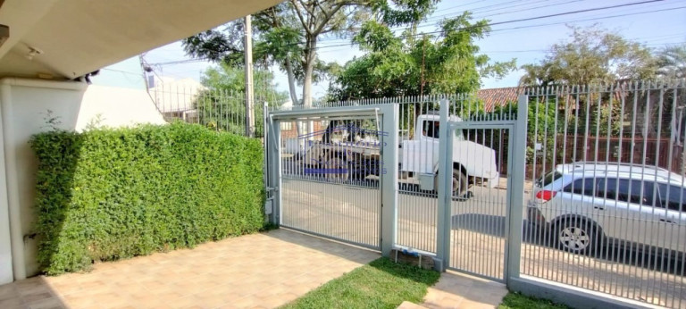 Imagem Casa com 2 Quartos à Venda, 117 m² em Cavalhada - Porto Alegre