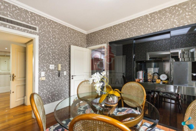 Imagem Apartamento com 3 Quartos à Venda, 222 m² em Auxiliadora - Porto Alegre Imagem Apartamento com 3 Quartos à Venda, 222 m² em Auxiliadora - Porto Alegre