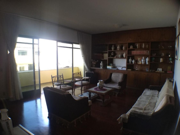 Imagem Casa com 3 Quartos à Venda, 269 m² em Centro - Botucatu