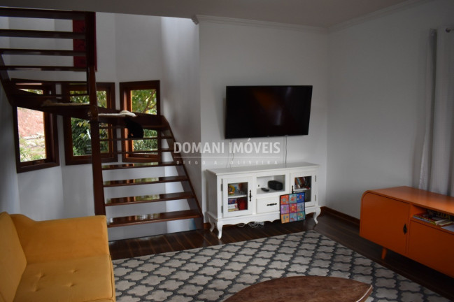 Imagem Casa com 4 Quartos à Venda, 212 m² em Região Do Vale Encantado - Campos Do Jordão