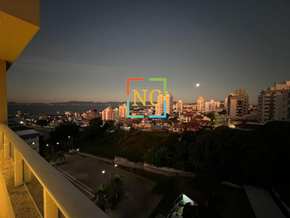 Imagem Imóvel com 3 Quartos à Venda, 215 m² em Barreiros - São José