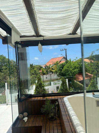 Imagem Casa com 3 Quartos à Venda, 350 m² em Praia Das Taquaras - Balneário Camboriú Imagem Casa com 3 Quartos à Venda, 350 m² em Praia Das Taquaras - Balneário Camboriú