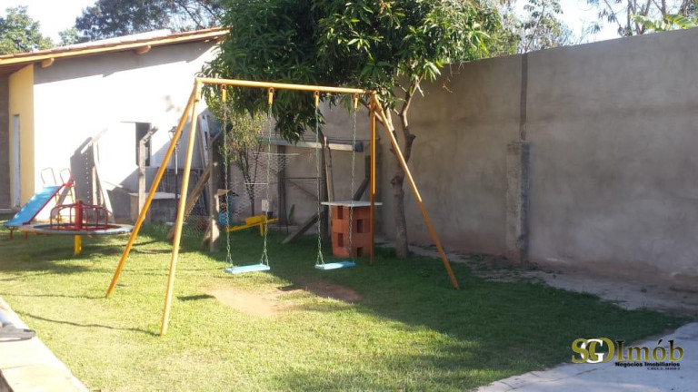 Imagem Chácara com 6 Quartos à Venda, 300 m²