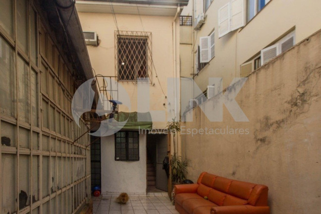 Imagem Casa com 1 Quarto à Venda, 100 m² em Bom Fim - Porto Alegre Imagem Casa com 1 Quarto à Venda, 100 m² em Bom Fim - Porto Alegre