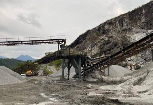 Terreno à Venda, 10 m² em Cascatinha - Petrópolis