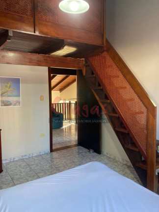Imagem Sobrado com 4 Quartos à Venda, 460 m² em Centro - Caraguatatuba Imagem Sobrado com 4 Quartos à Venda, 460 m² em Centro - Caraguatatuba