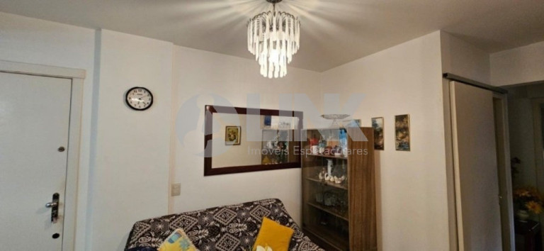 Imagem Apartamento com 3 Quartos à Venda, 65 m² em Vila Ipiranga - Porto Alegre