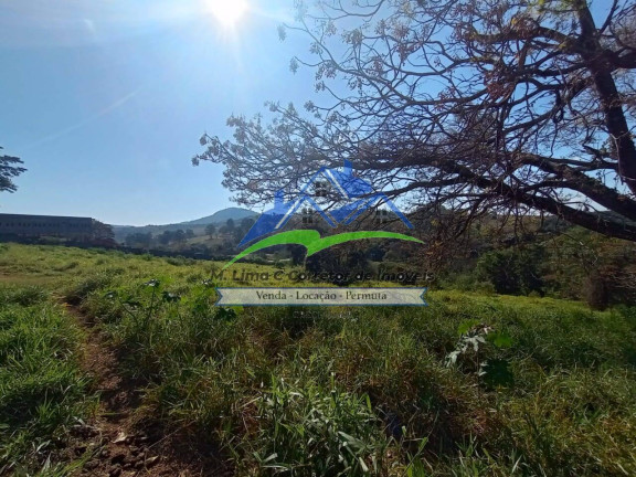 Imóvel Comercial à Venda, 17 m² em Tanque - Atibaia