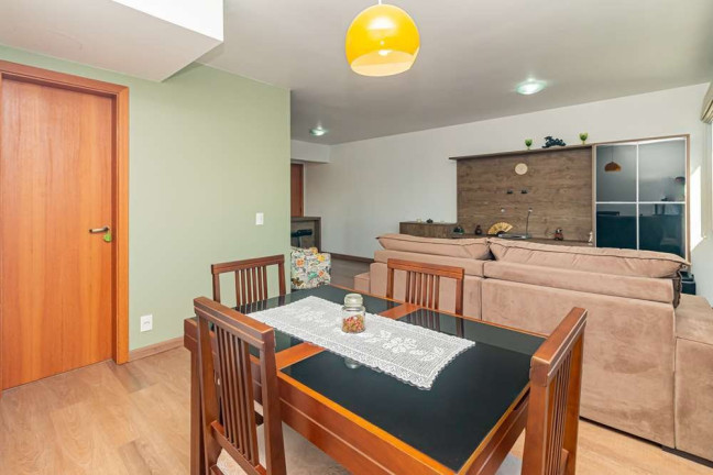 Imagem Apartamento com 2 Quartos à Venda, 71 m² em Rio Branco - Porto Alegre Imagem Apartamento com 2 Quartos à Venda, 71 m² em Rio Branco - Porto Alegre