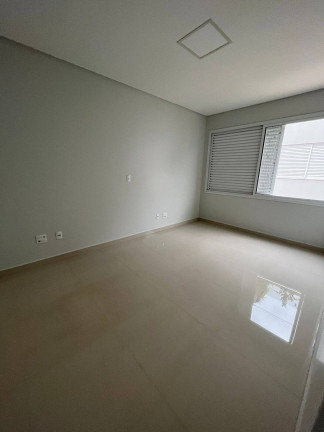 Imagem Sobrado com 3 Quartos à Venda, 187 m² em Pioneiros Catarinenses - Cascavel
