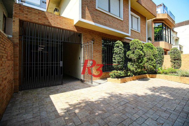Imagem Sobrado com 3 Quartos para Alugar, 230 m² em Gonzaga - Santos