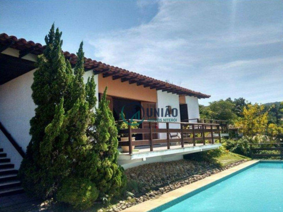 Casa com 5 Quartos à Venda, 476 m² em Piratininga - Niterói