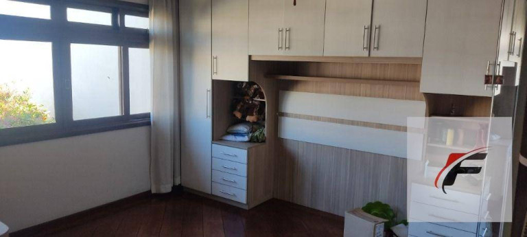 Imagem Sobrado com 4 Quartos à Venda, 330 m² em Capão Raso - Curitiba Imagem Sobrado com 4 Quartos à Venda, 330 m² em Capão Raso - Curitiba
