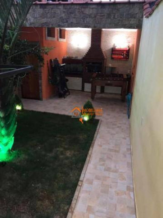 Imagem Casa com 8 Quartos à Venda, 320 m² em Jardim Kátia - Guarulhos Imagem Casa com 8 Quartos à Venda, 320 m² em Jardim Kátia - Guarulhos