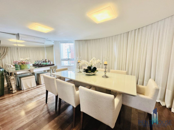 Imagem Apartamento com 3 Quartos à Venda, 135 m² em Centro - Balneário Camboriú Imagem Apartamento com 3 Quartos à Venda, 135 m² em Centro - Balneário Camboriú