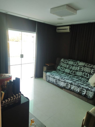 Imagem Casa com 3 Quartos à Venda, 450 m² em Parque Santo Amaro - Campos Dos Goytacazes