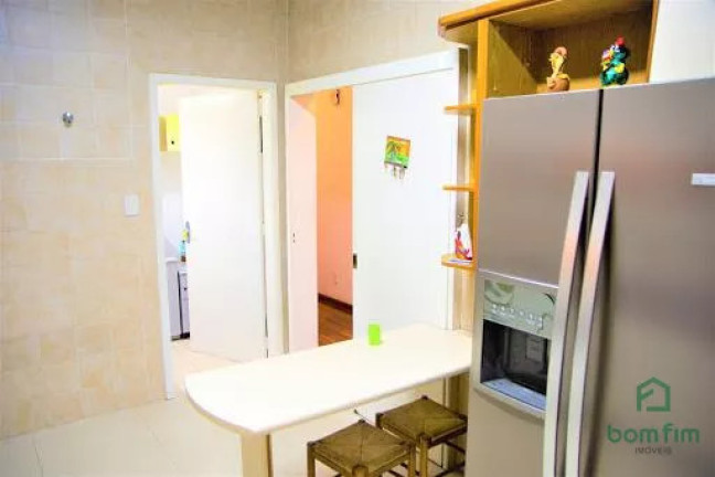 Imagem Casa com 4 Quartos à Venda, 298 m² em Espírito Santo - Porto Alegre