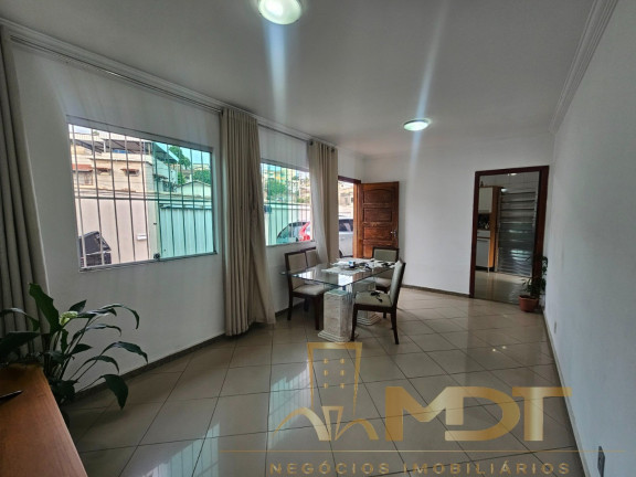 Imagem Casa com 3 Quartos à Venda, 140 m² em Santa Mônica - Belo Horizonte Imagem Casa com 3 Quartos à Venda, 140 m² em Santa Mônica - Belo Horizonte