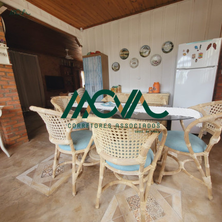 Imagem Casa com 3 Quartos à Venda, 118 m² em Brandalize - Itapoá
