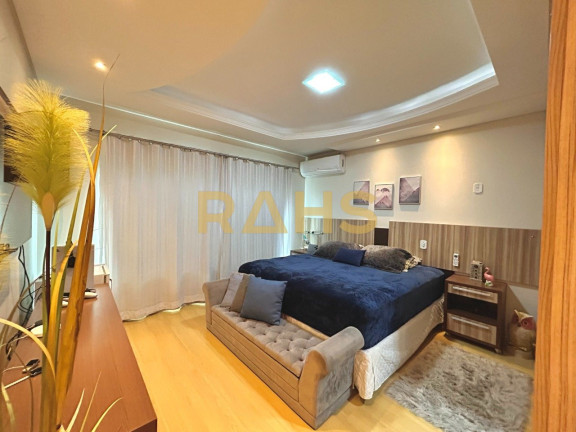 Imagem Casa com 4 Quartos à Venda, 279 m² em Floresta - Joinville Imagem Casa com 4 Quartos à Venda, 279 m² em Floresta - Joinville