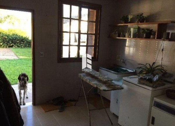 Imagem Casa com 3 Quartos à Venda, 339 m² em Camobi - Santa Maria