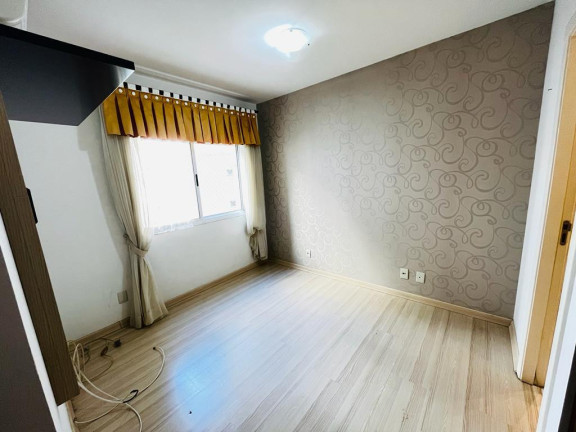 Imagem Imóvel com 3 Quartos à Venda,  em Vila Ipiranga - Porto Alegre