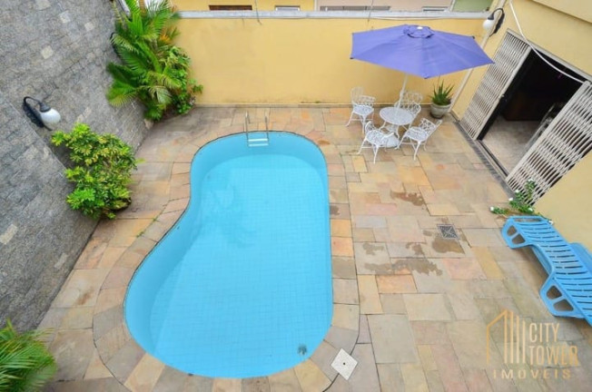 Casa com 5 Quartos à Venda, 273 m² em Jardim Aeroporto - São Paulo
