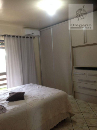 Imagem Sobrado com 5 Quartos à Venda, 384 m² em Armação - Penha Imagem Sobrado com 5 Quartos à Venda, 384 m² em Armação - Penha