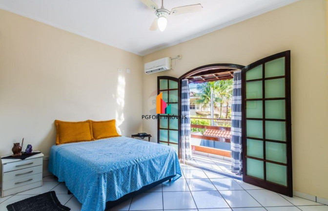 Imagem Sobrado com 6 Quartos à Venda, 451 m² em Canto Do Forte - Praia Grande