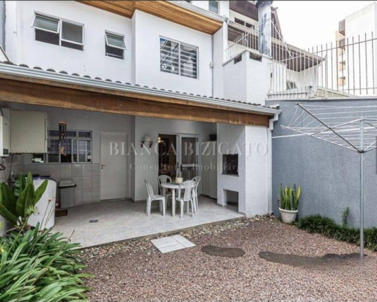 Casa com 4 Quartos à Venda, 225 m² em água Verde - Curitiba