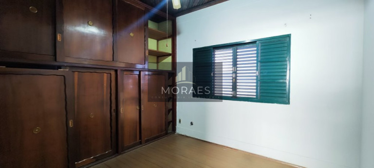 Imagem Casa com 5 Quartos à Venda, 270 m² em Centro - Botucatu