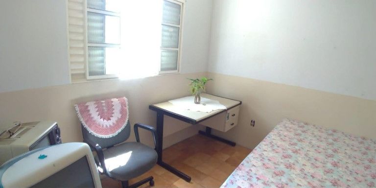Imagem Casa com 2 Quartos à Venda, 180 m² em Vila Nova Botucatu - Botucatu