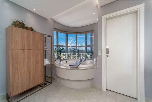 Apartamento com 4 Quartos à Venda, 237 m² em Centro - Balneário Camboriú