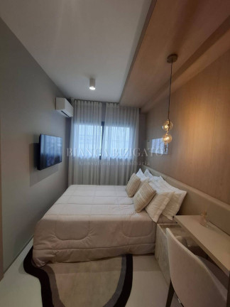 Imagem Apartamento com 2 Quartos à Venda, 54 m² em Centro - Curitiba