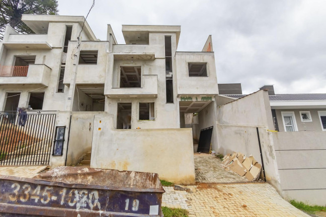 Imagem Casa com 3 Quartos à Venda, 127 m² em Vista Alegre - Curitiba