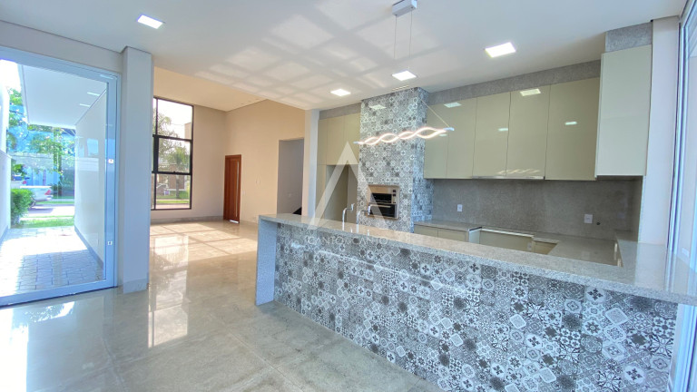 Imagem Casa com 3 Quartos à Venda, 335 m² em Condomínio Portal Da Mata - Sinop Imagem Casa com 3 Quartos à Venda, 335 m² em Condomínio Portal Da Mata - Sinop