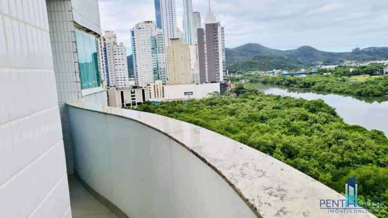 Imagem Apartamento com 3 Quartos à Venda, 152 m² em Centro - Balneário Camboriú Imagem Apartamento com 3 Quartos à Venda, 152 m² em Centro - Balneário Camboriú