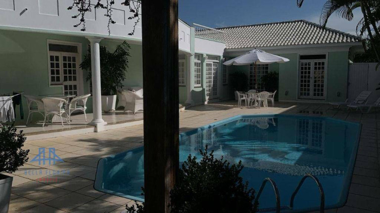 Imagem Casa com 3 Quartos à Venda, 376 m² em Córrego Grande - Florianópolis Imagem Casa com 3 Quartos à Venda, 376 m² em Córrego Grande - Florianópolis