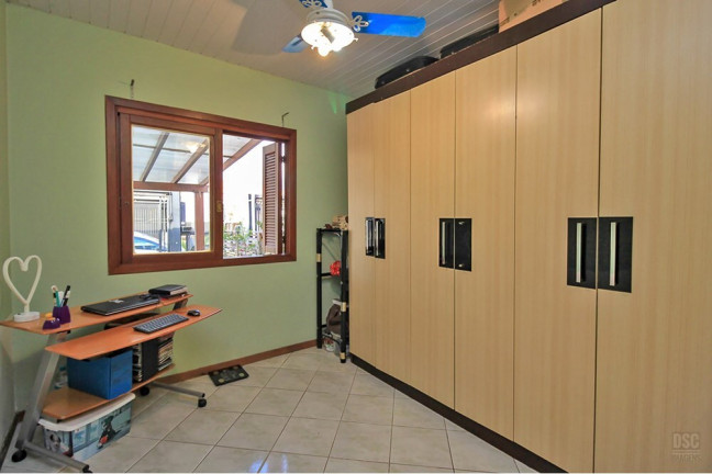 Imagem Casa com 2 Quartos à Venda, em Hípica - Porto Alegre Imagem Casa com 2 Quartos à Venda, em Hípica - Porto Alegre