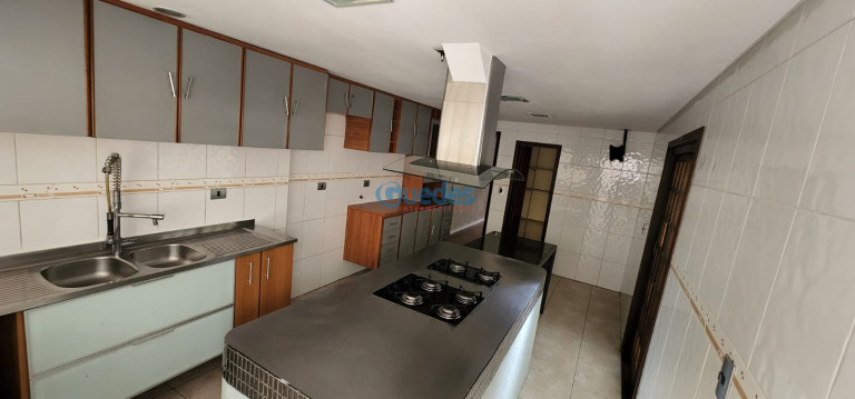 Imagem Sobrado com 3 Quartos à Venda, 300 m² em Jardim Maria Rosa - Taboão Da Serra Imagem Sobrado com 3 Quartos à Venda, 300 m² em Jardim Maria Rosa - Taboão Da Serra