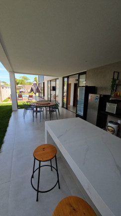Imagem Casa com 7 Quartos à Venda, 320 m² em Guarajuba - Camaçari
