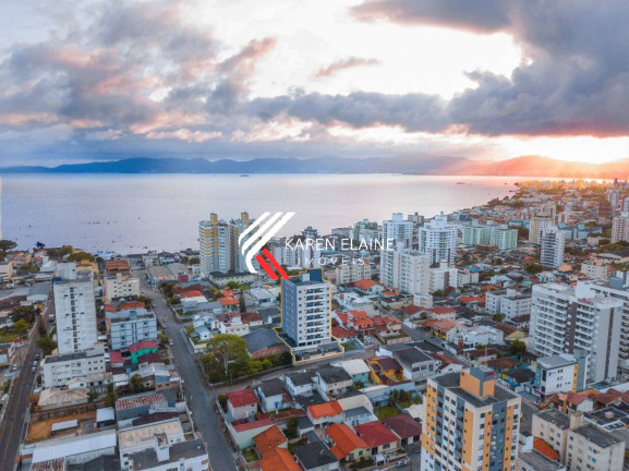 Apartamento com 2 Quartos à Venda, 75 m² em Barreiros - São José