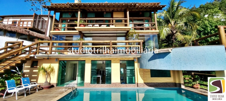 Casa com 6 Quartos à Venda,  em Piúva - Ilhabela