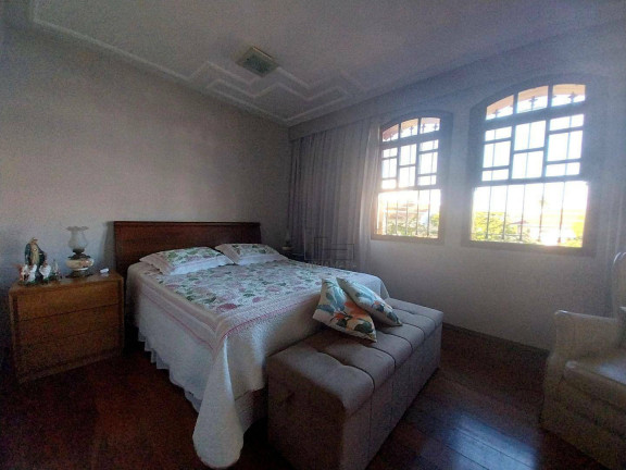Imagem Casa com 7 Quartos à Venda, 383 m² em Jardim Normandia - Volta Redonda Imagem Casa com 7 Quartos à Venda, 383 m² em Jardim Normandia - Volta Redonda