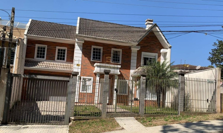 Casa com 3 Quartos à Venda, 320 m² em São Lourenço - Curitiba