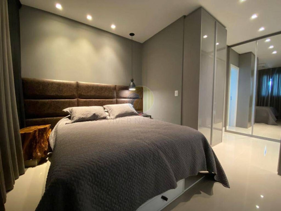 Imagem Apartamento com 3 Quartos à Venda, 131 m² em Centro - Balneário Camboriú Imagem Apartamento com 3 Quartos à Venda, 131 m² em Centro - Balneário Camboriú