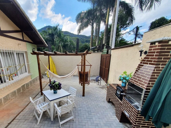 Imagem Casa com 4 Quartos à Venda, 150 m² em Granja Guarani - Teresópolis