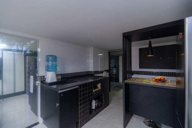 Imagem Casa com 5 Quartos à Venda, 265 m² em Uberaba - Curitiba