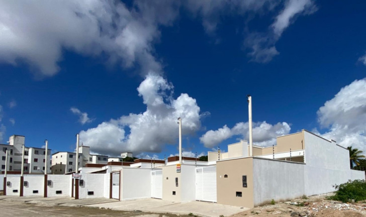 Imagem Casa com 2 Quartos à Venda, 150 m² em Feira De Santana